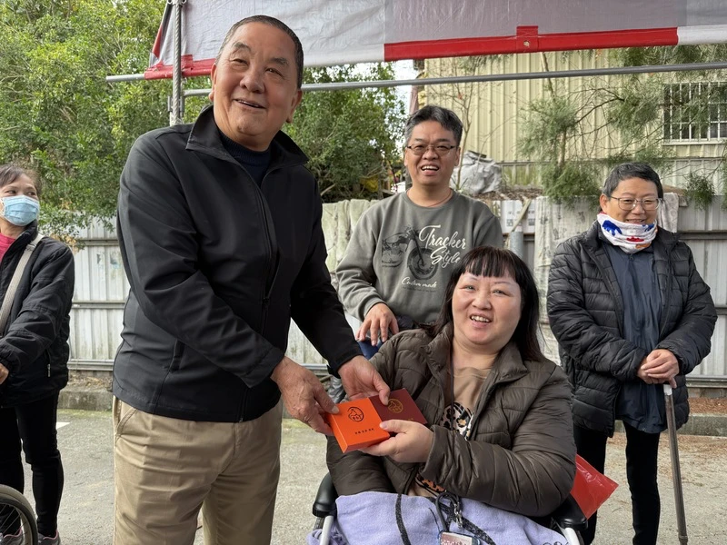 紫南宮發馬年錢母抽金戒指！10萬人龍延綿10公里　頭香男提前20天排隊卡位