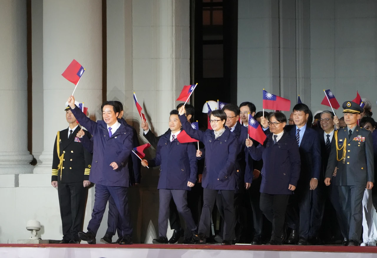 圖輯｜總統府元旦升旗！國歌領唱守護台灣　賴清德將新年談話