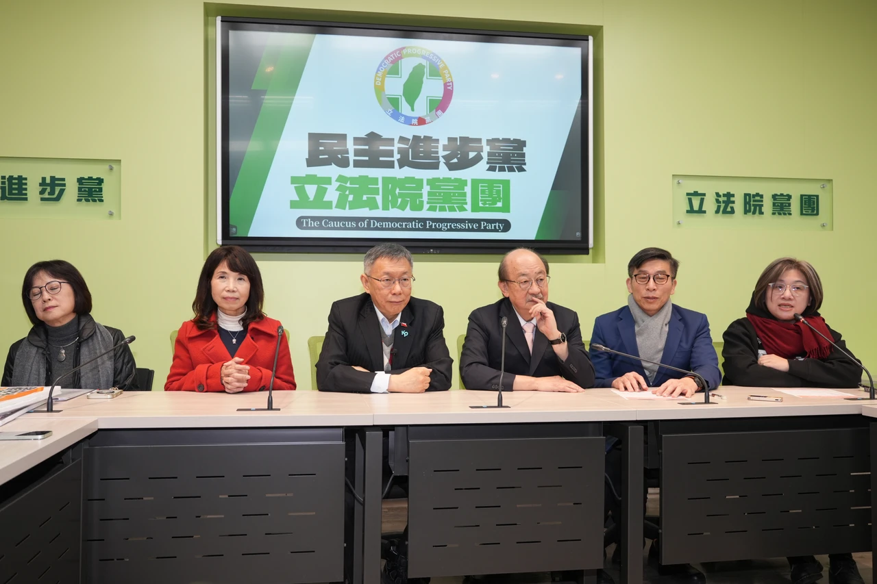 柯文哲為《人工生殖法》拜會朝野！綠白合機會曝　柯建銘全說了