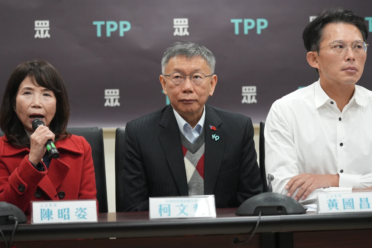 為陳昭姿《人工生殖法》拜會藍綠黨團　柯文哲談2年條款語帶保留