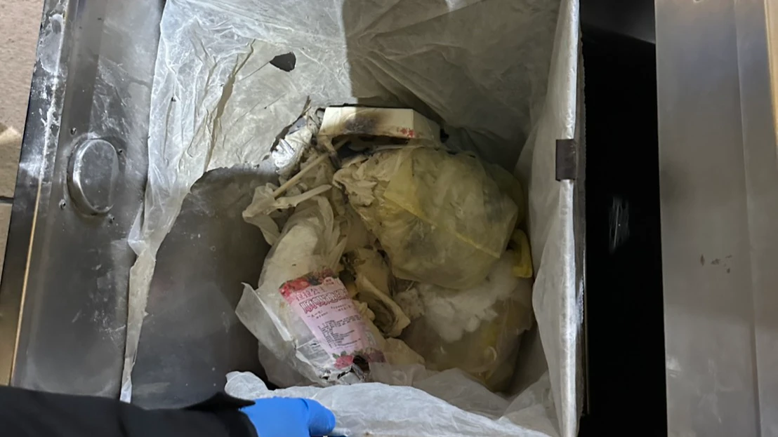 有片｜北捷頂溪站垃圾桶突起火！圓山站速逮高一男　少年辯稱「課業壓力大」