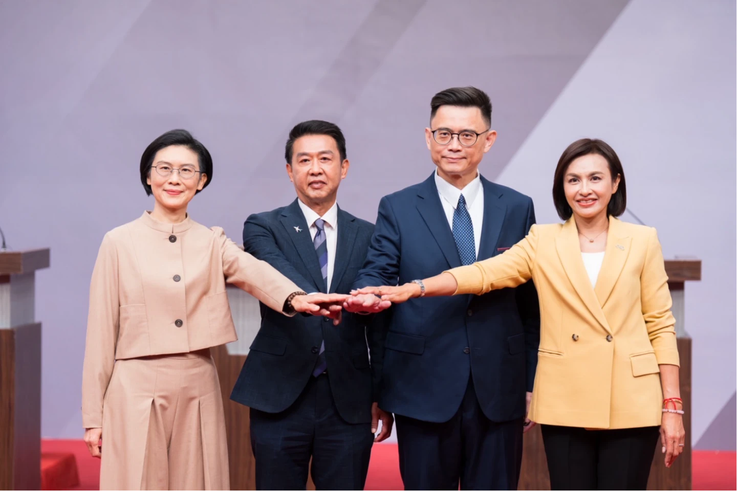 媒體人辣問「承諾不脫黨參選」　林岱樺直接忽略！其他3人皆表態