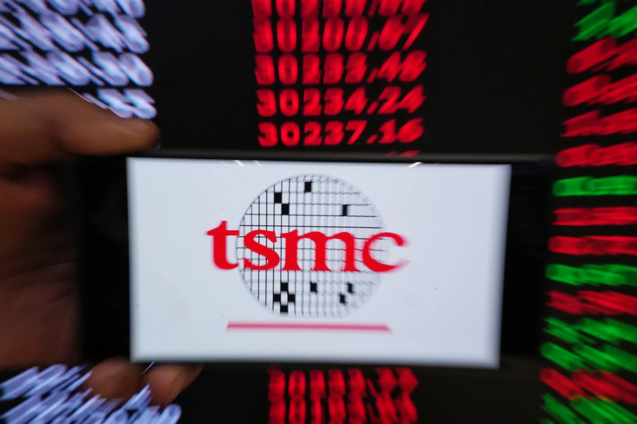 台股衝破3萬大關再寫新里程碑！　10檔「高含積」ETF成市場焦點