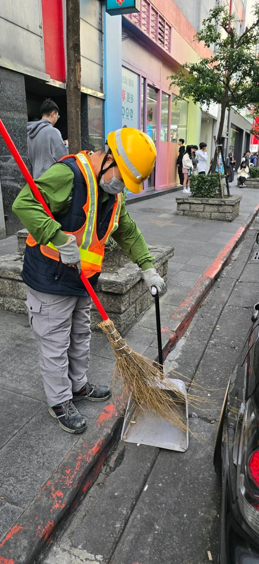 注意！喝醉亂丟酒瓶碎玻璃污染地面　北市環保局出手開罰了