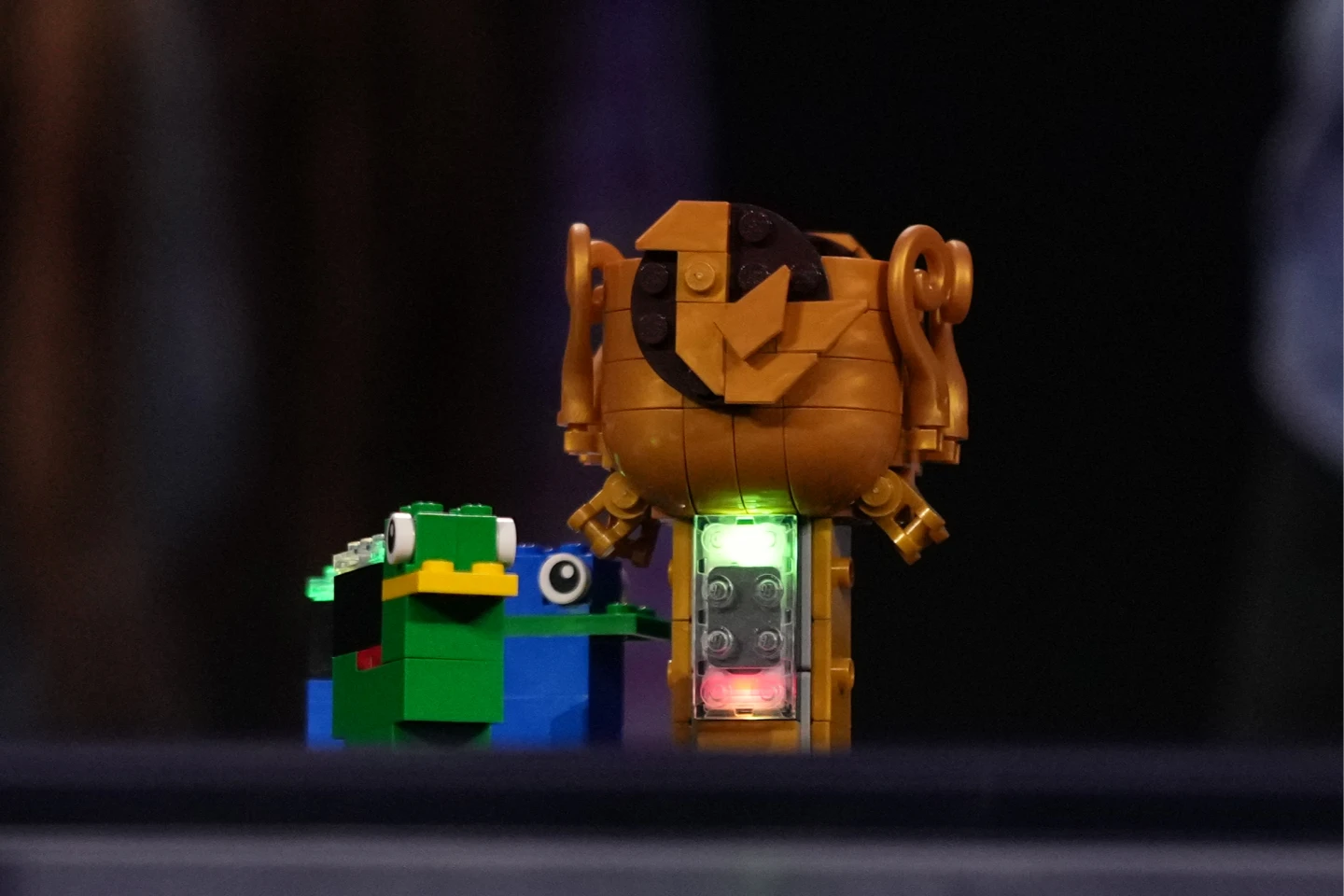 樂高推出有聲光效果的智慧積木　專家評價兩極