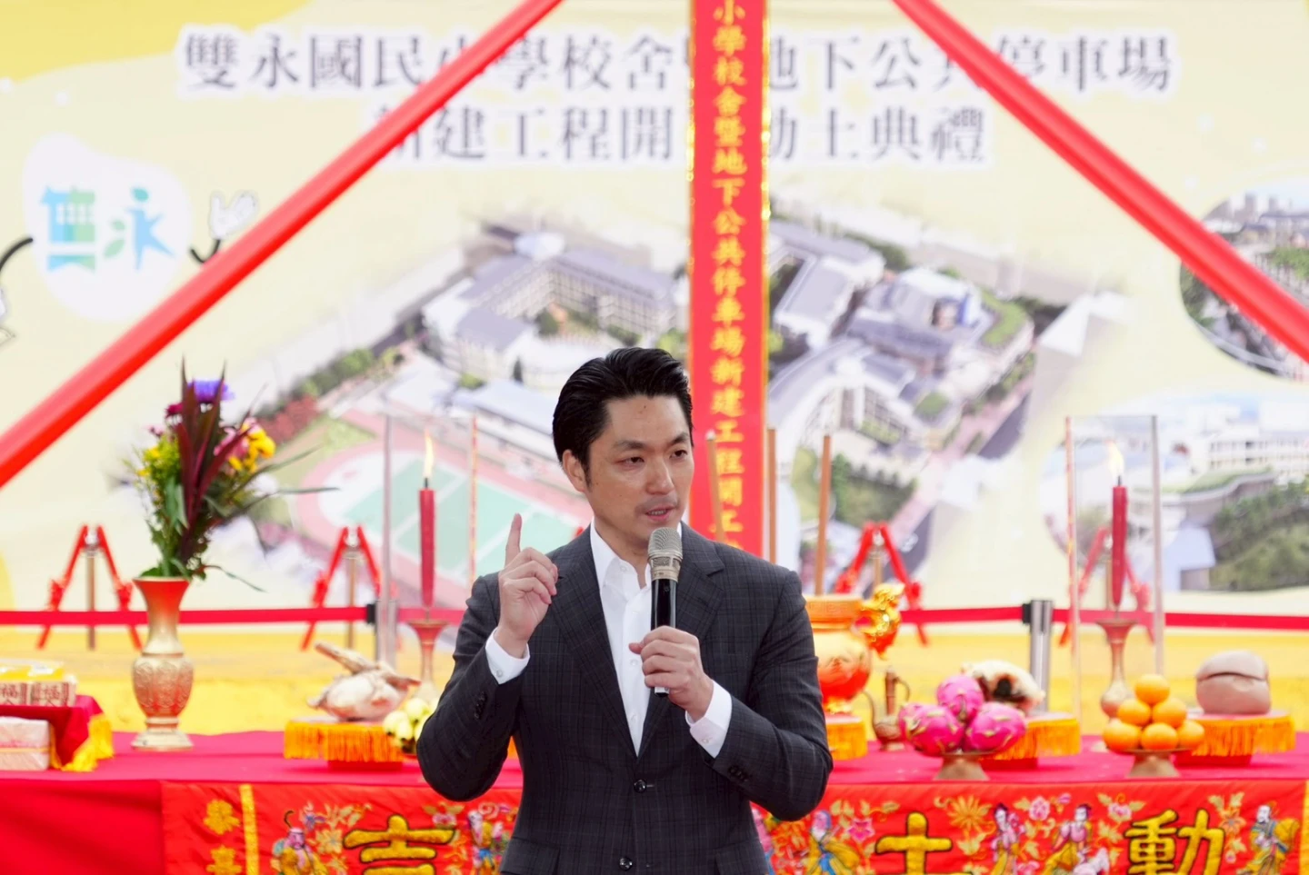 黃仁勳確定1月底來台！蔣萬安邀參加T17、T18簽約　還揪土地公廟拜拜