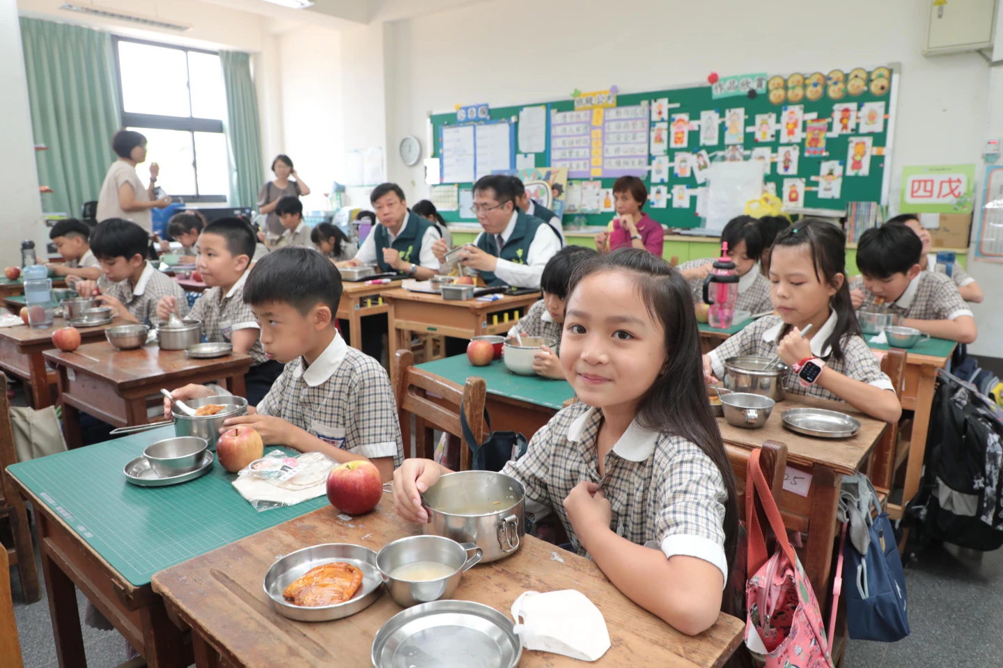 營養午餐免費再+１！新竹市長高虹安喊「讓愛加菜」　加碼1億元升級食材