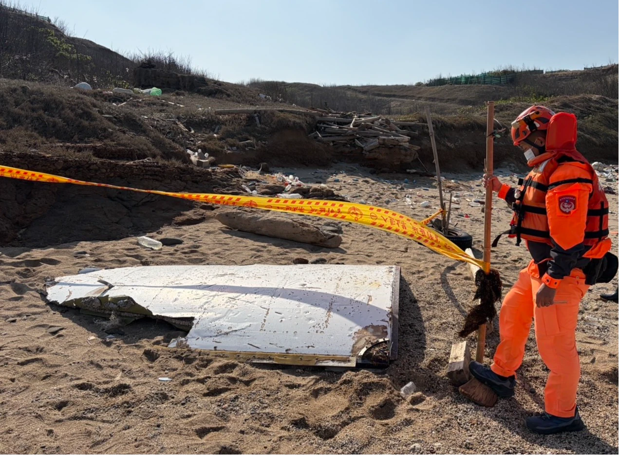 F-16飛官辛柏毅失聯逾60小時！澎湖西嶼發現可疑殘骸　海巡急聯繫國防部