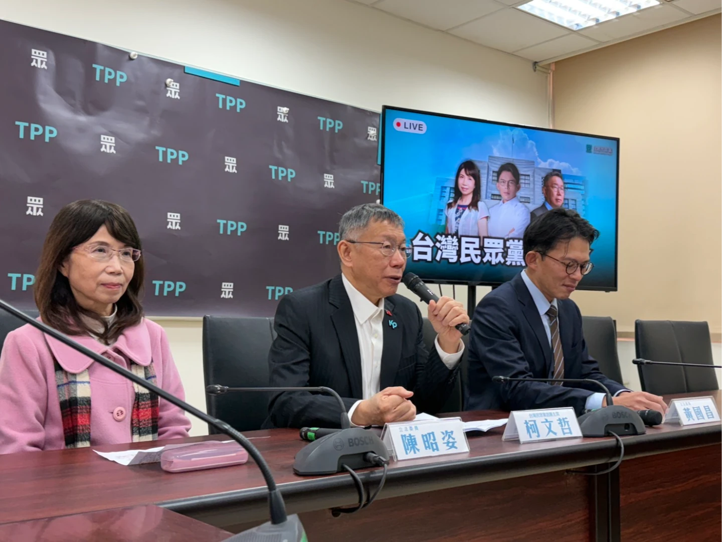 只有陳昭姿未簽「2年條款」！柯文哲還原始末：我答應要讓她完成法案