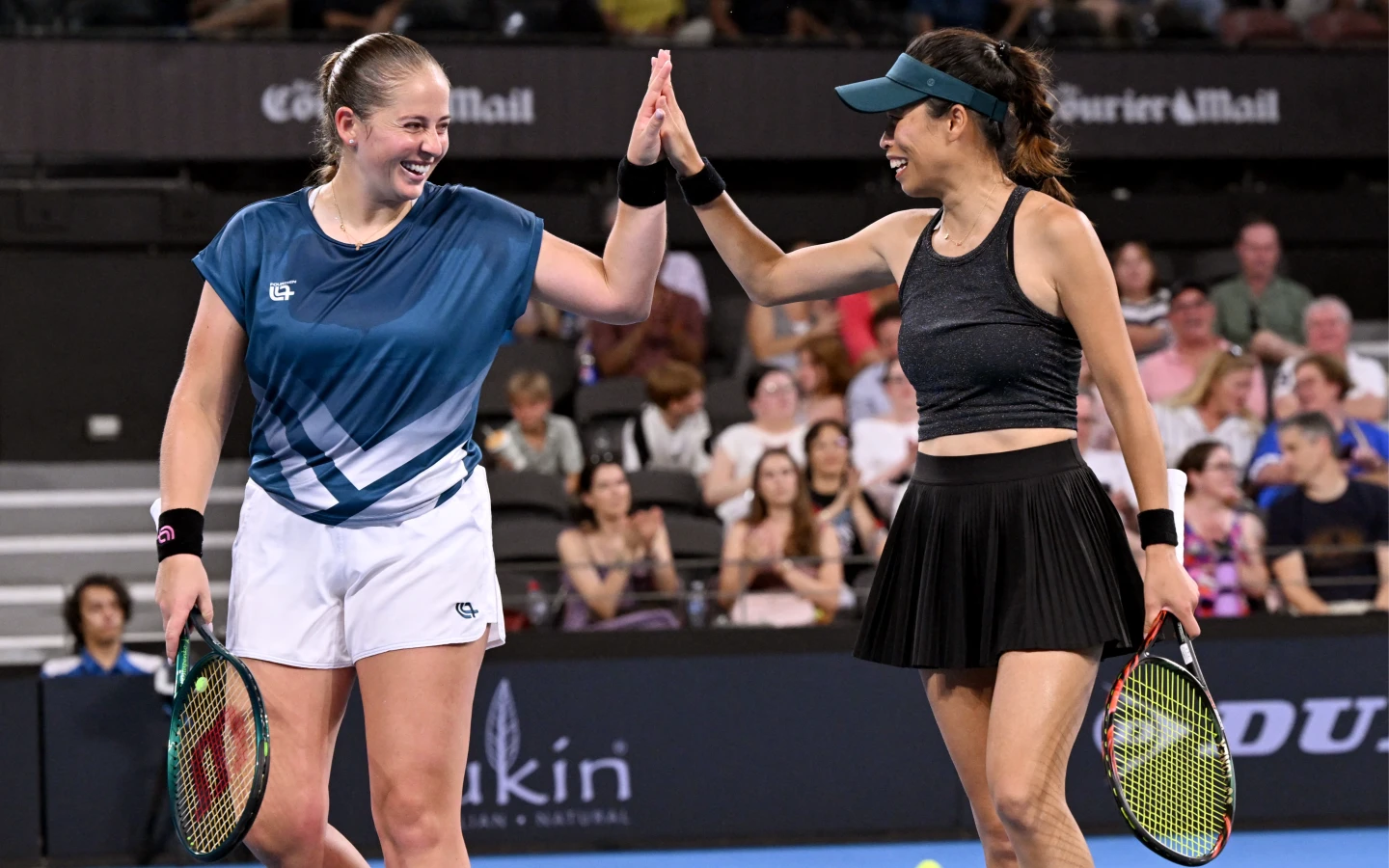 網球｜謝淑薇新年首站開紅盤！與「O妹」布里斯本封后　下一站澳網