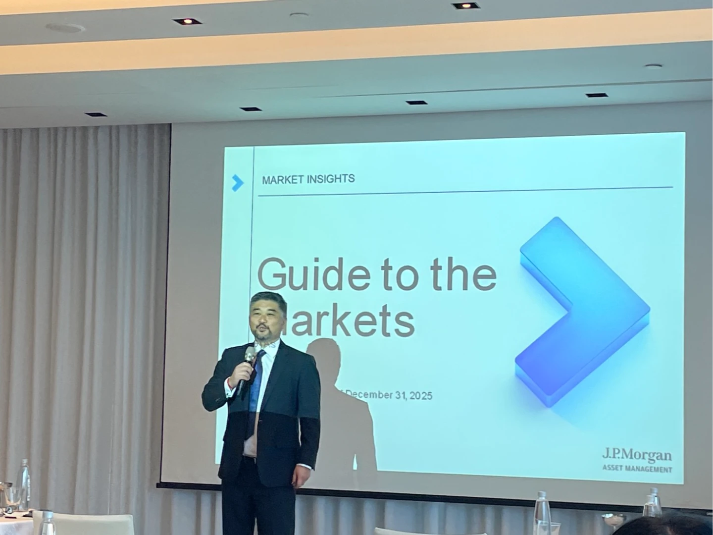 黃金中長線仍具配置價值　摩根：2026年投資關鍵回到企業獲利與區域輪動