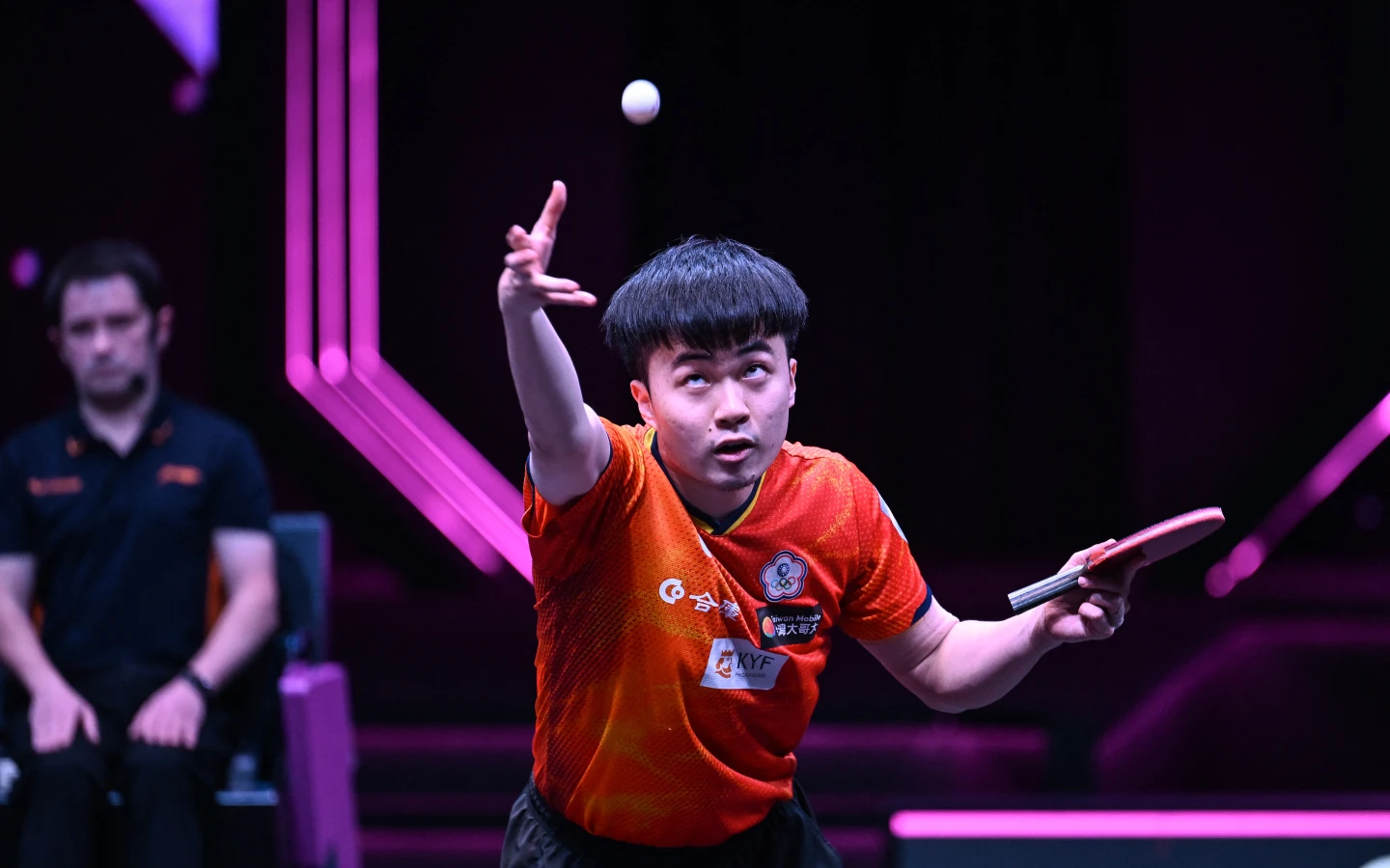WTT冠軍賽｜小林同學終結冠軍荒！林昀儒直落4橫掃張禹珍　暌違798天再奪冠
