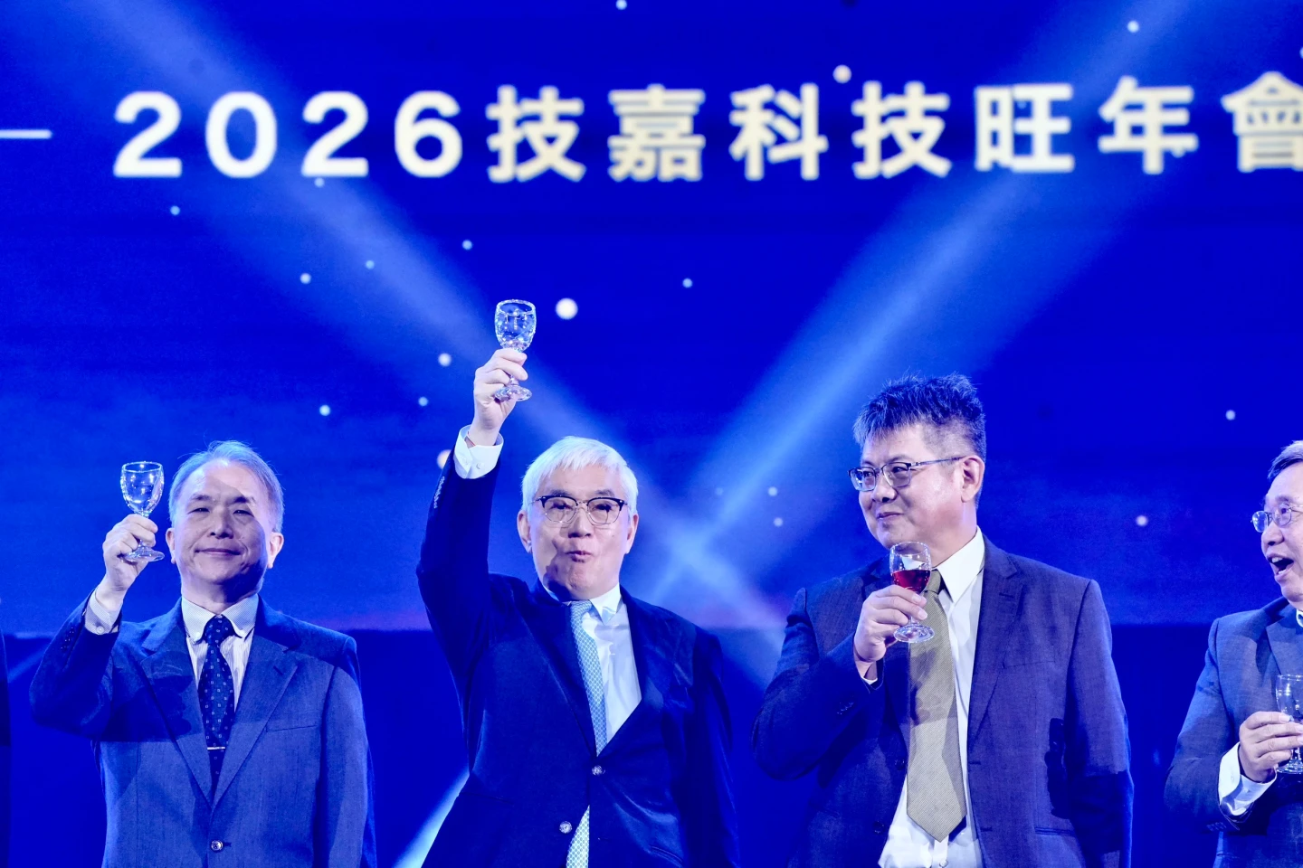 技嘉尾牙2｜記憶體漲價就怕終端消費者不買單　三大ODM廠不會統包所有客戶