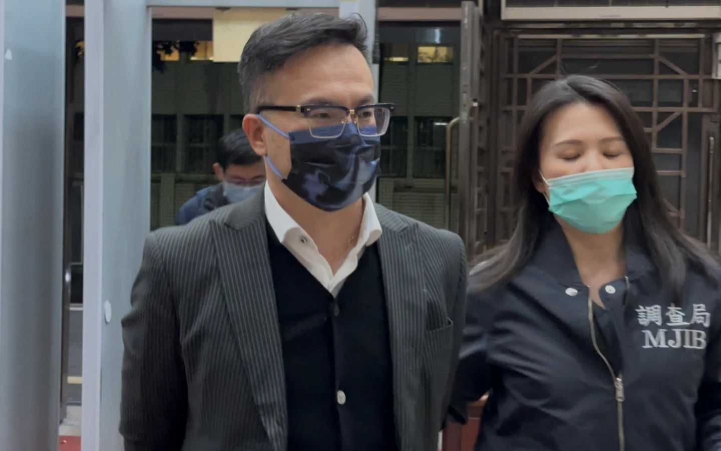 輔導綠能公司興櫃竟拗3折價買股！康和證副總削數百萬　80萬交保