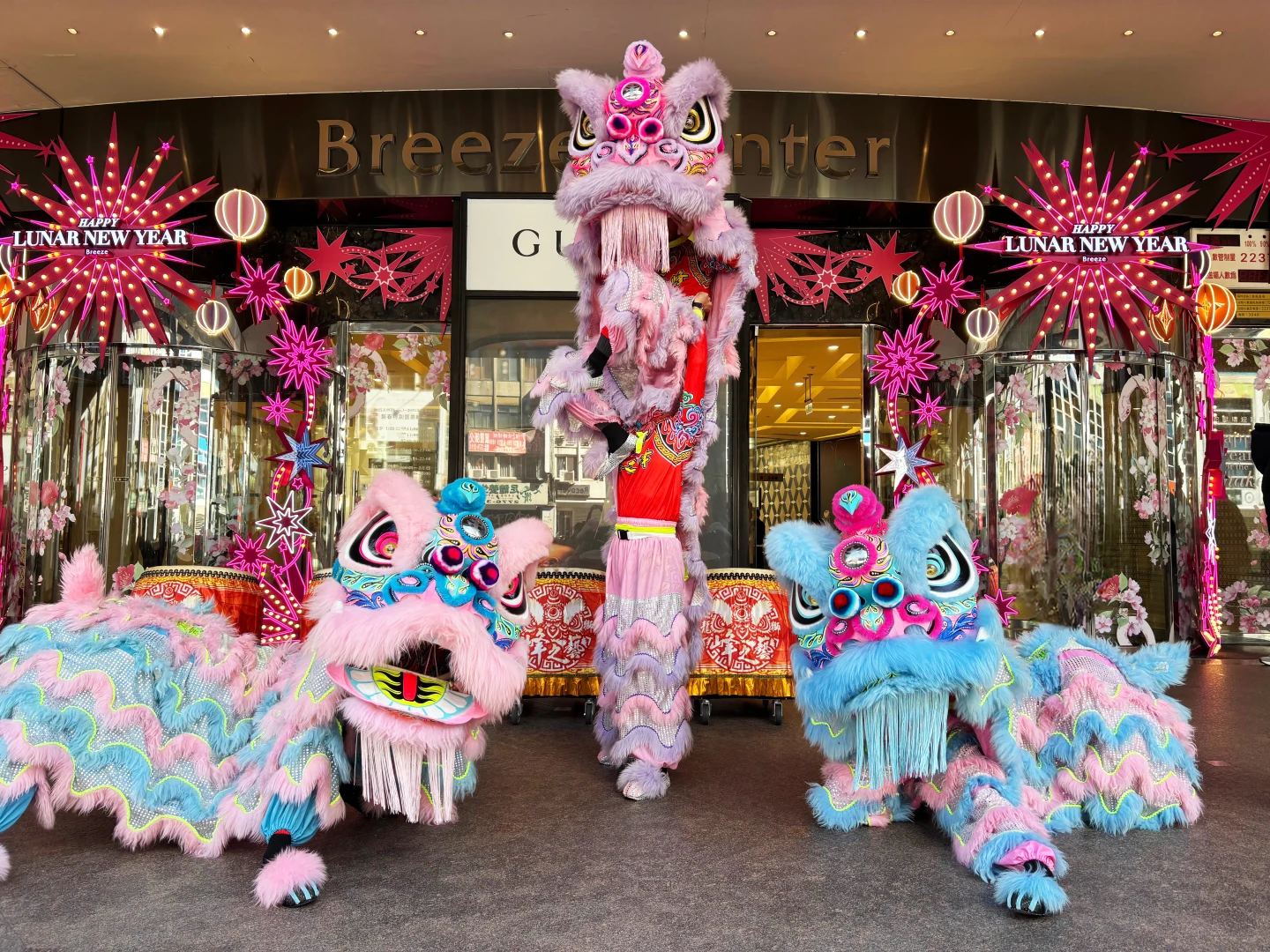 百貨福袋初一開搶！微風限量588份、首度連抽2車　統一時代刮刮樂抽黃金