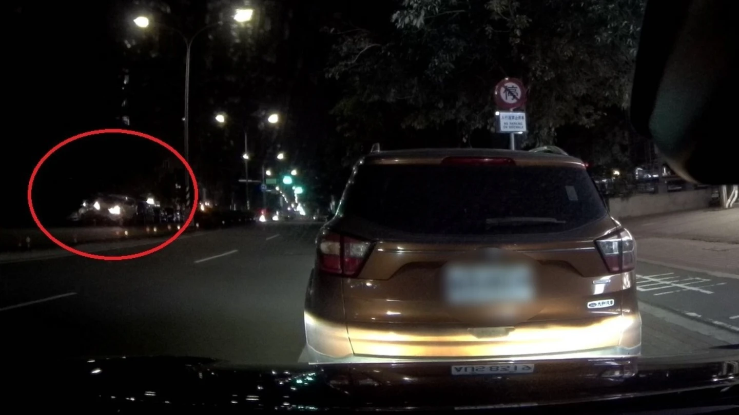 有片｜把路邊車撞出停車格！正義路人一影片　助警45分鐘揪出肇事男