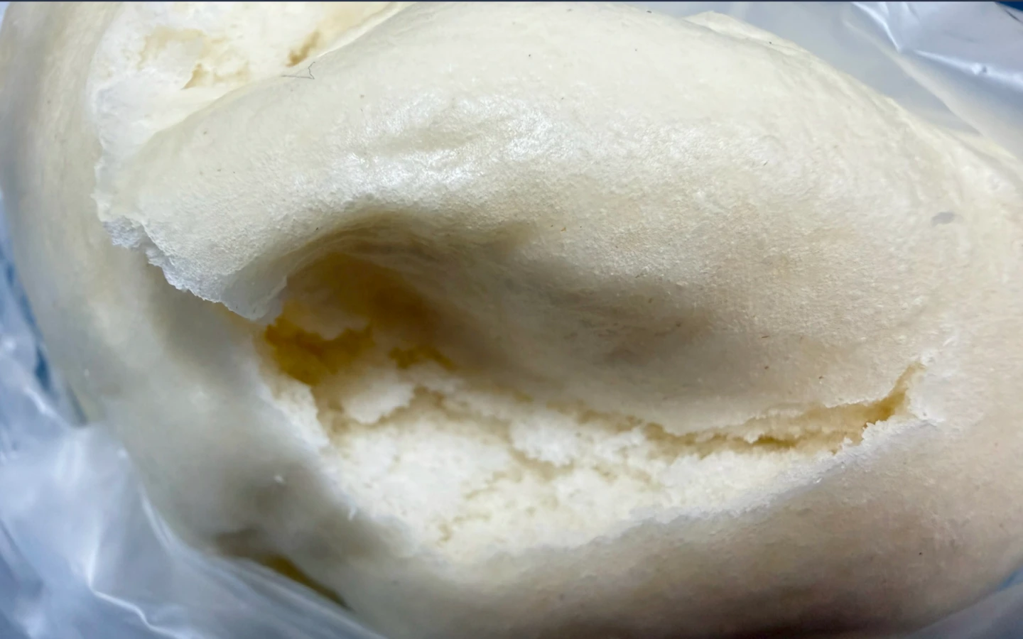 1歲童被饅頭噎死！全因保母這樣餵　他突歪頸臉發紫她竟打給友人沒急救