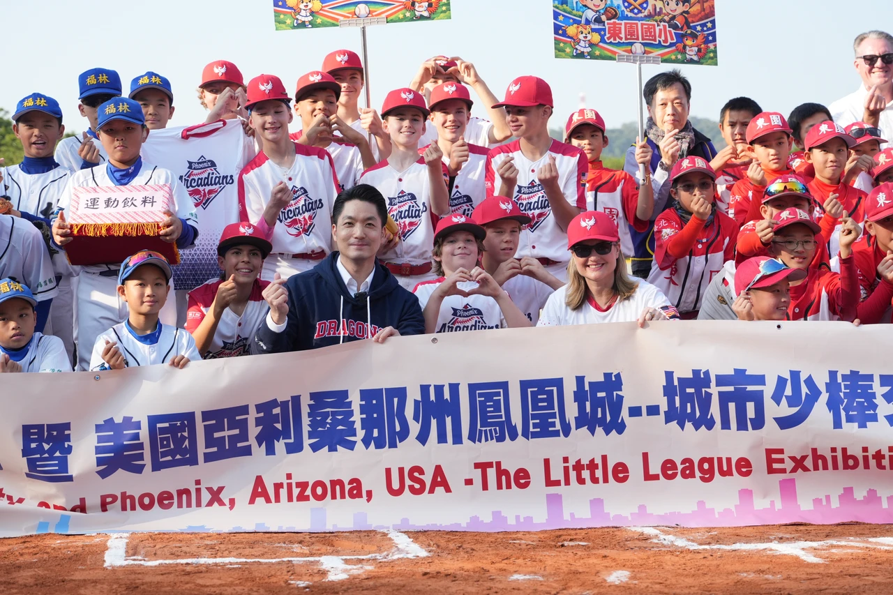 北市、美國鳳凰城少棒交流賽！蔣萬安笑約小球員吃臭豆腐：那才是真正挑戰