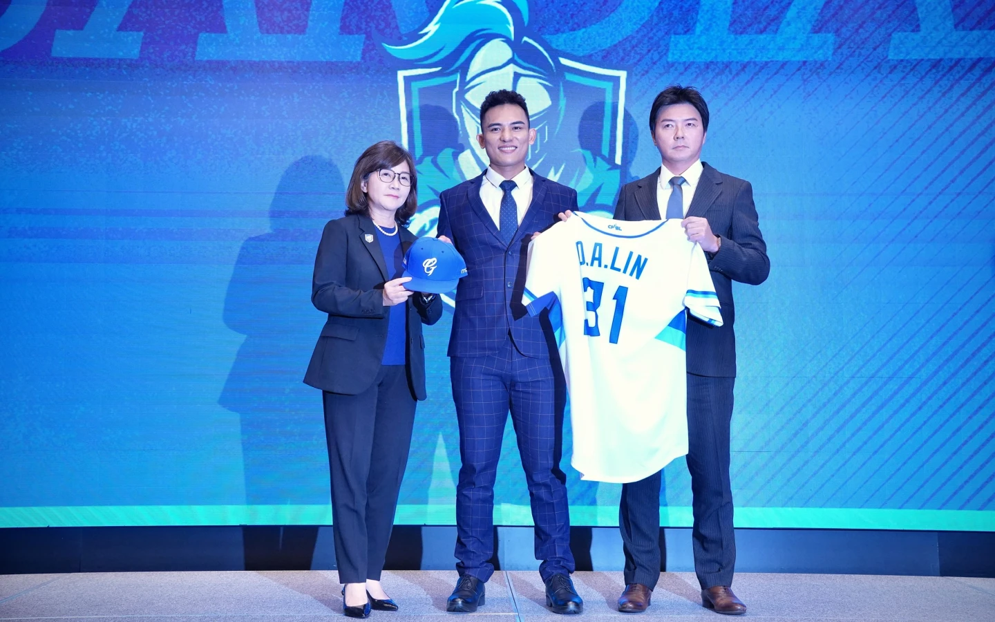 中職｜林岱安續穿31號橘衣變藍衫！7年合約細節揭曉　新教頭期待看見新悍將