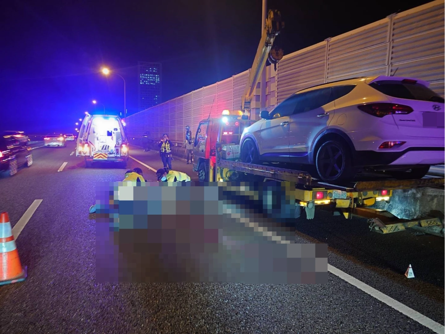 五楊高架死亡車禍！多元計程車故障停路肩　司機才下車遭後車追撞亡