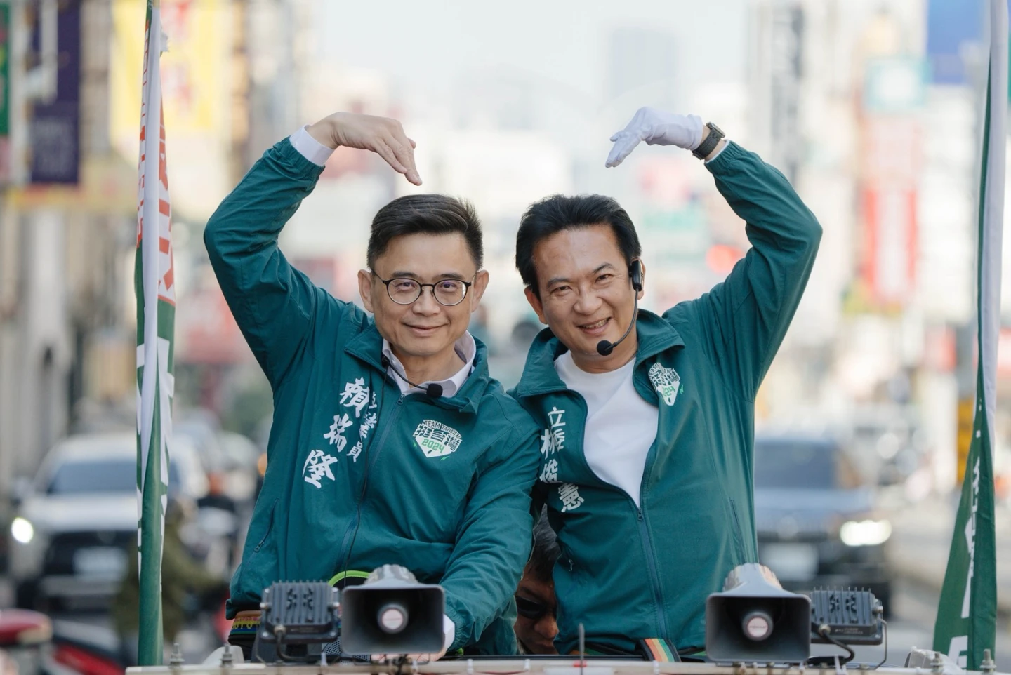 綠台南市長初選民調今晚登場！林俊憲沾賴瑞隆勝選強運　合體互換幸運物