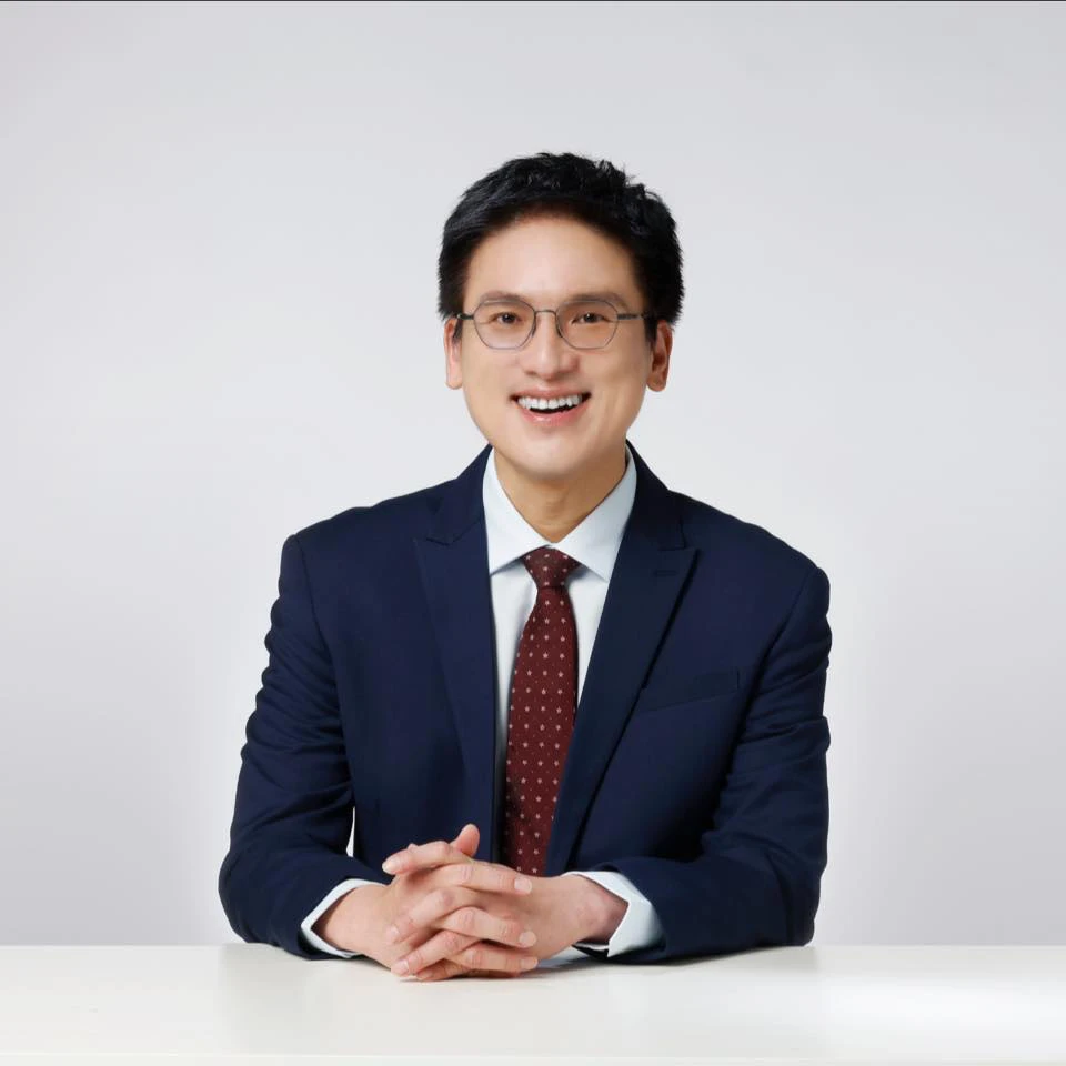 攻藍鐵票倉！名嘴徐嶔煌披綠袍拚初選　投入北市大安文山議員