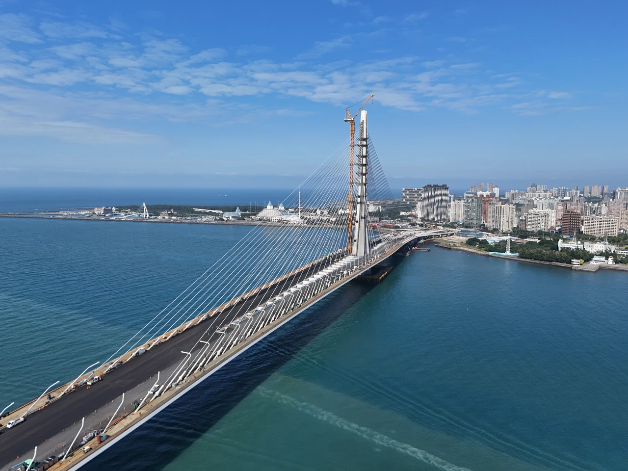 淡江大橋擁有全台最大伸縮縫　陳世凱：遇天候、地震伸縮極限可達90公分