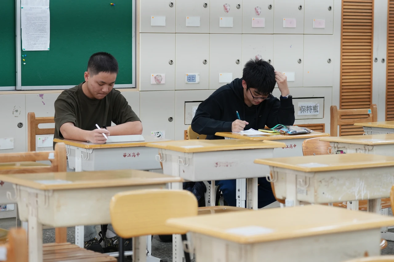 新修版校事會議上路半年遭立院退回　代理教師工會嘆：四方大亂鬥