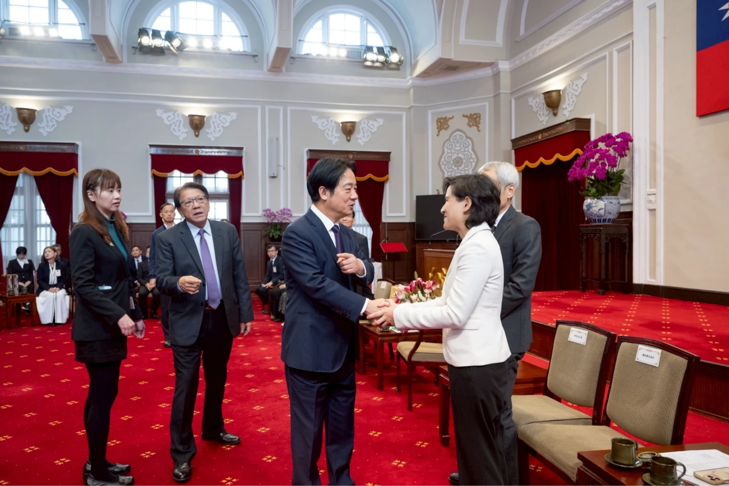 2度感謝鄭麗君爭取到最佳競爭位置　賴清德：逆風下穩健前行