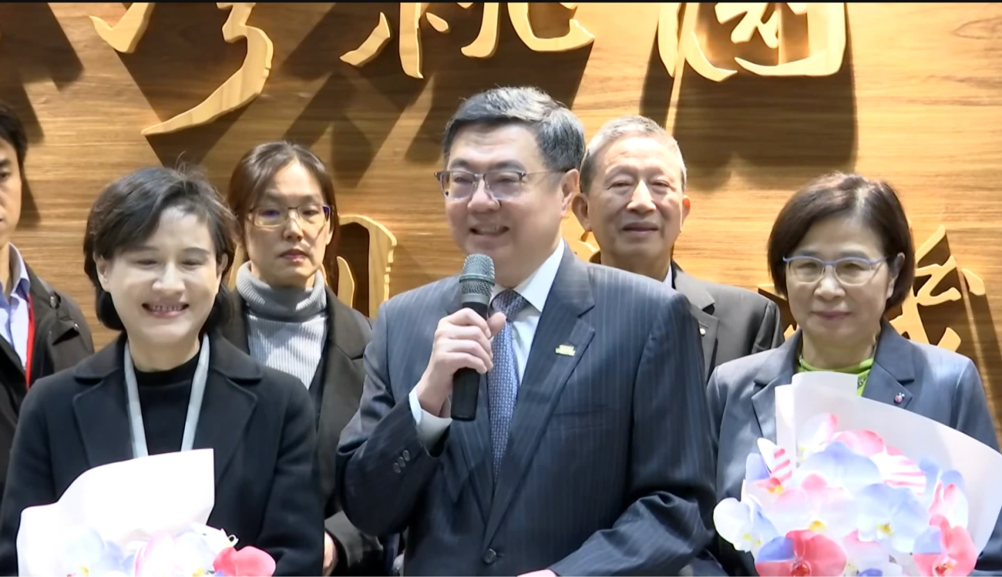 卓榮泰迎接鄭麗君、楊珍妮一行返國　鄭：世界看好、需要台灣