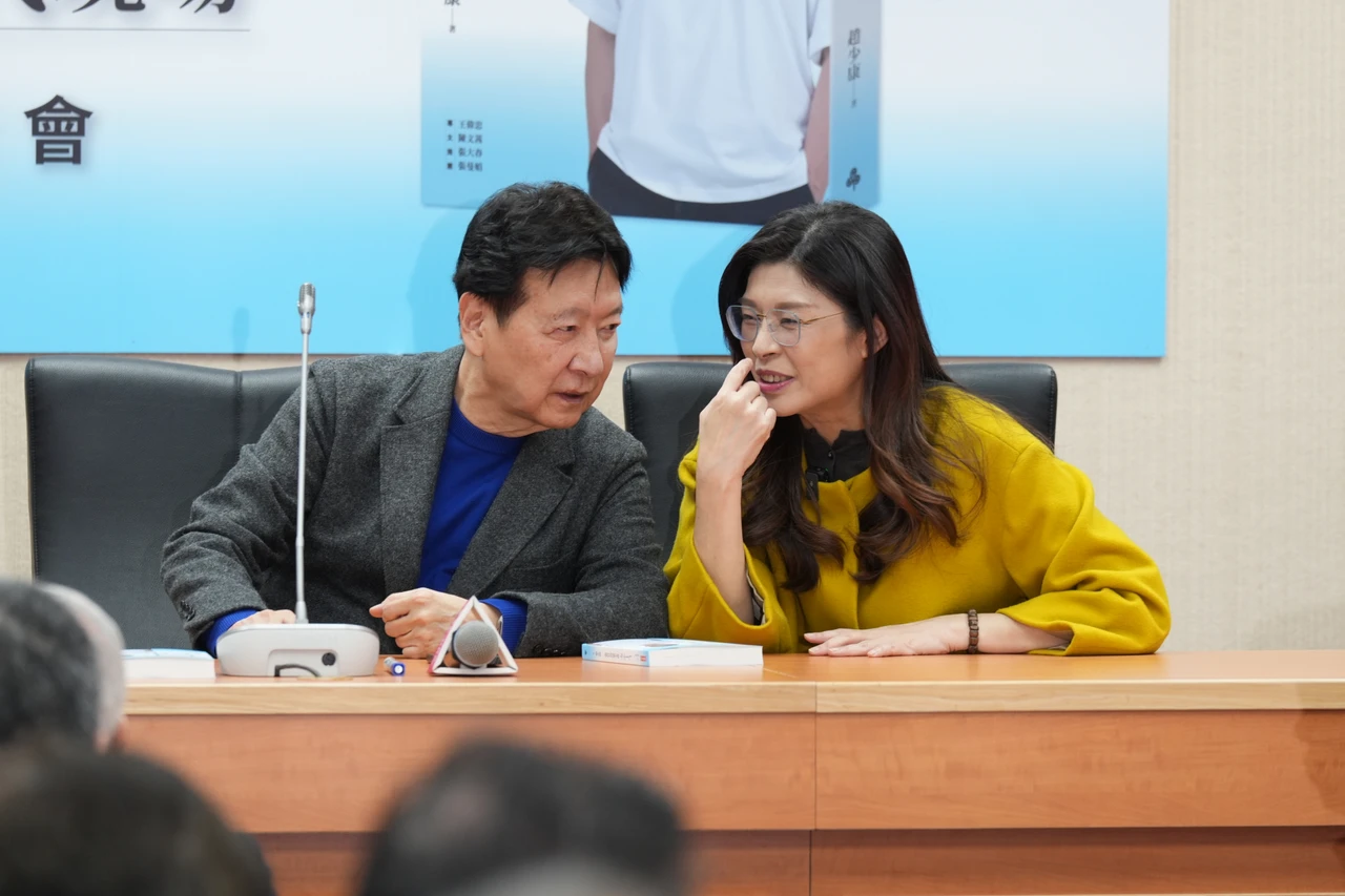 鄭麗文批前主席們敗黨、趙少康難溝通　他譏：恭喜國民黨得奇才