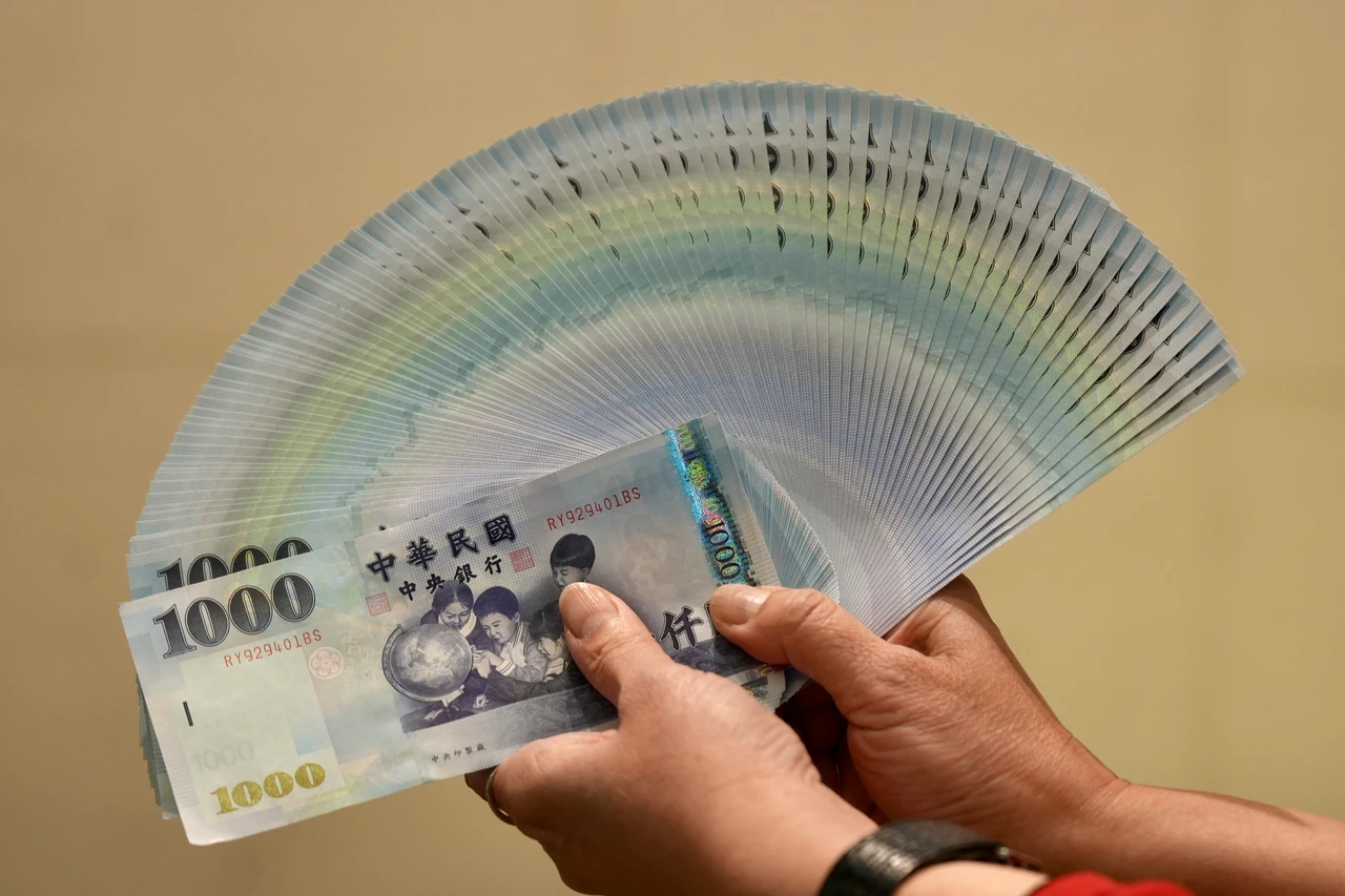 新年迎好「薪」情　官股銀平均調薪上看3%