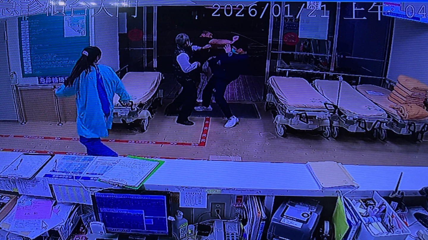 有片｜醫療暴力！壯男送醫竟揮拳重毆護理師　害昏迷腦震盪