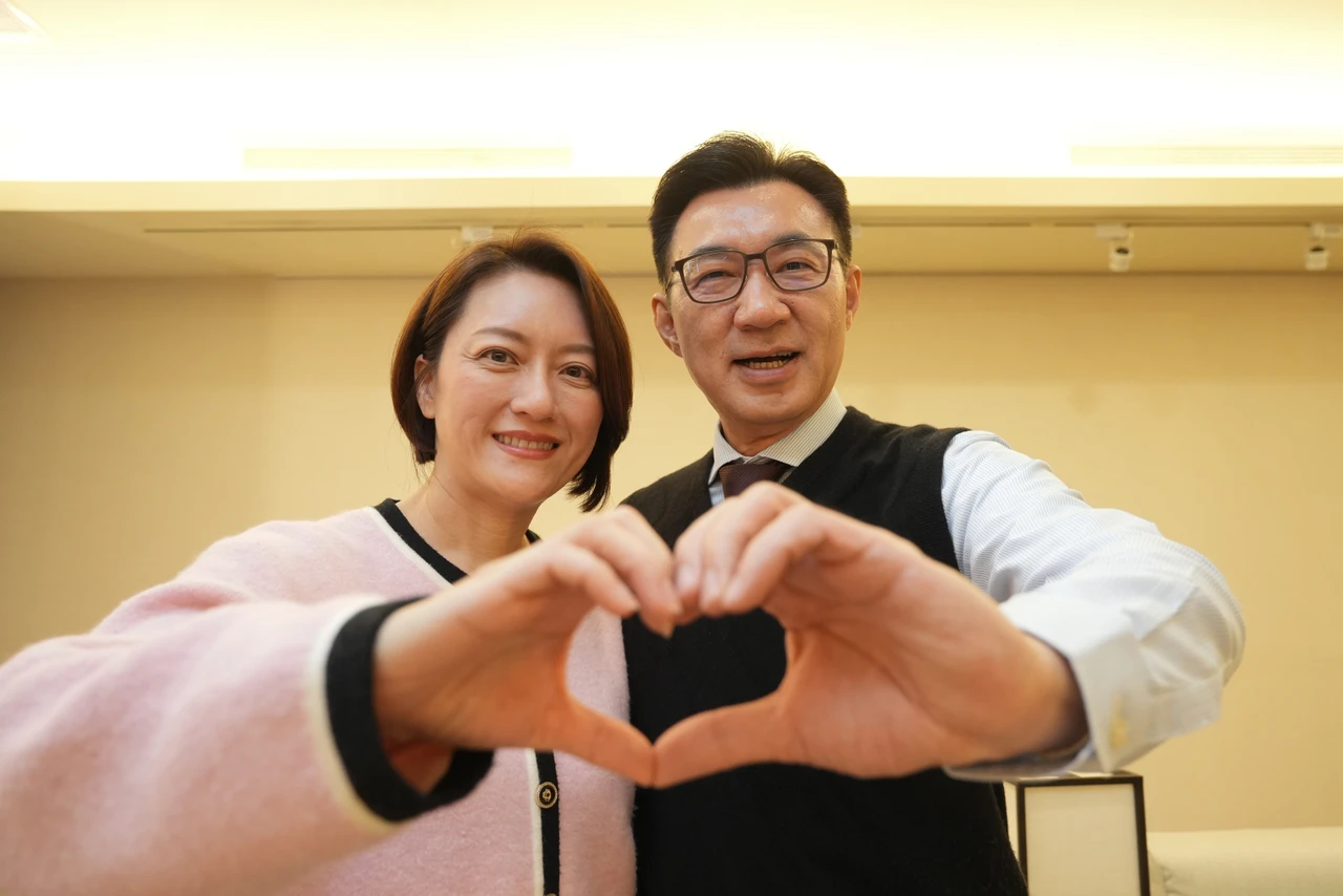 情人節｜江啟臣戰台中太辛苦！愛妻劉姿伶淚灑現場　他急宣布「放假一天」