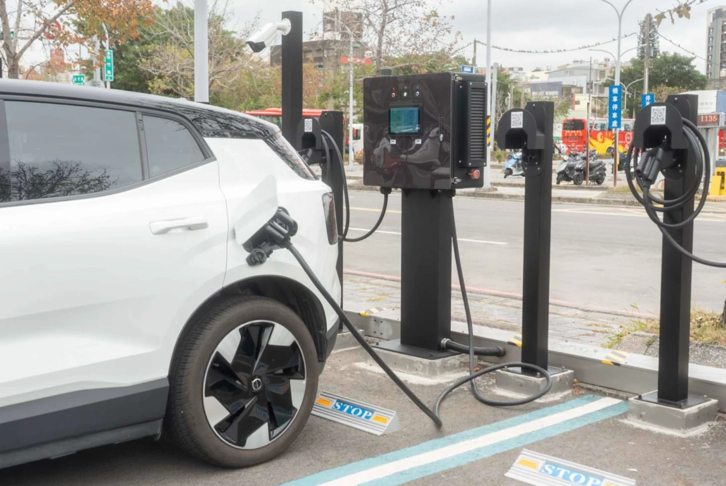 新竹市第二波公有充電樁啟用　遠傳助攻打造高密度、近半快充智慧充電城市