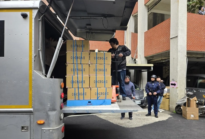 直接給現金！新竹明發「1人5000元」　出動700人、警持槍隨行防搶