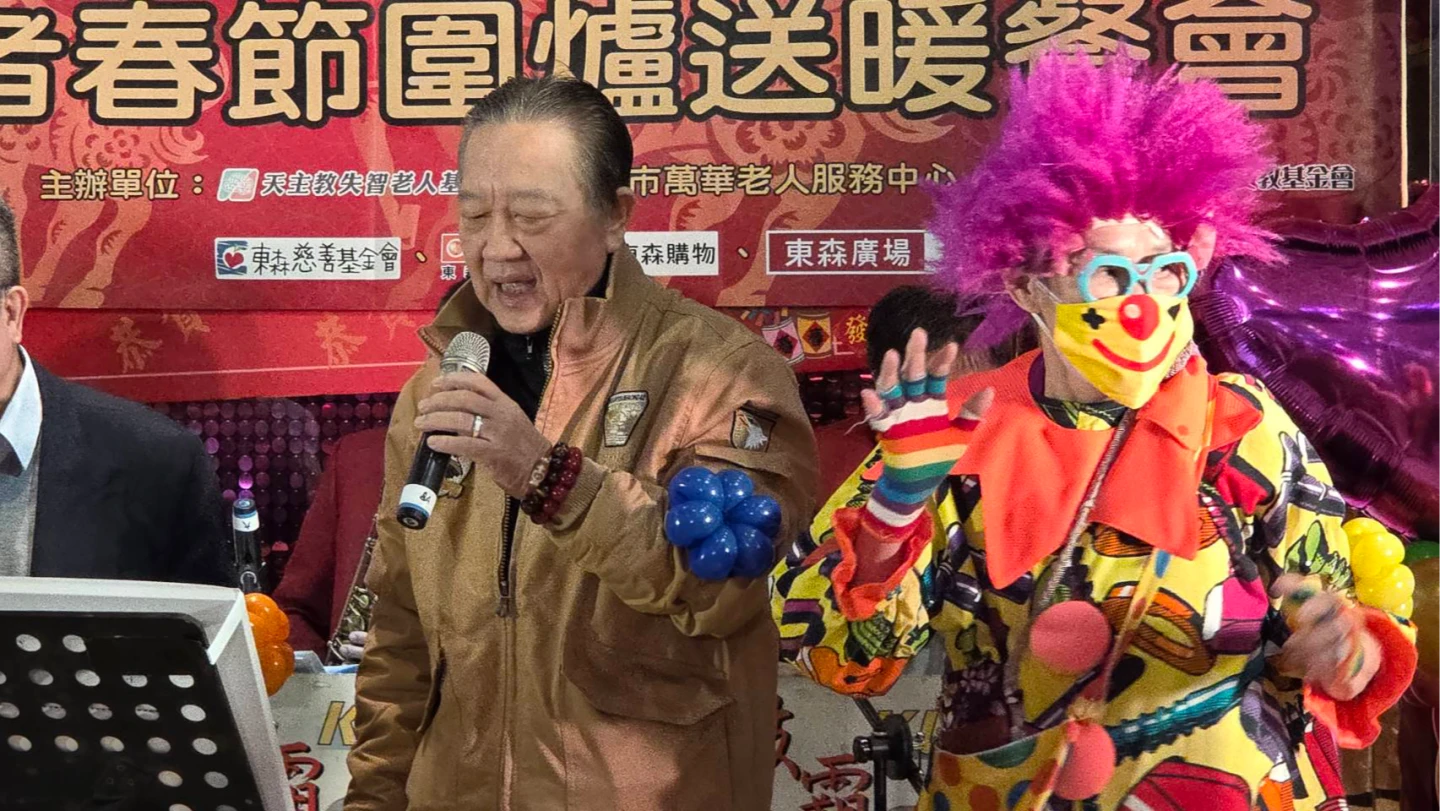 旅美32年選擇獨自回台　72歲退休鼓手圍爐獻唱不孤單