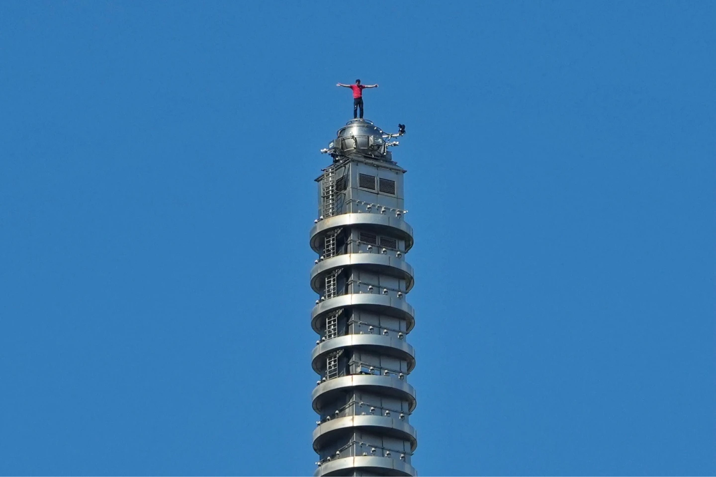 霍諾德91分優雅完攀台北101　蔡英文：正如台灣走向世界的勇氣