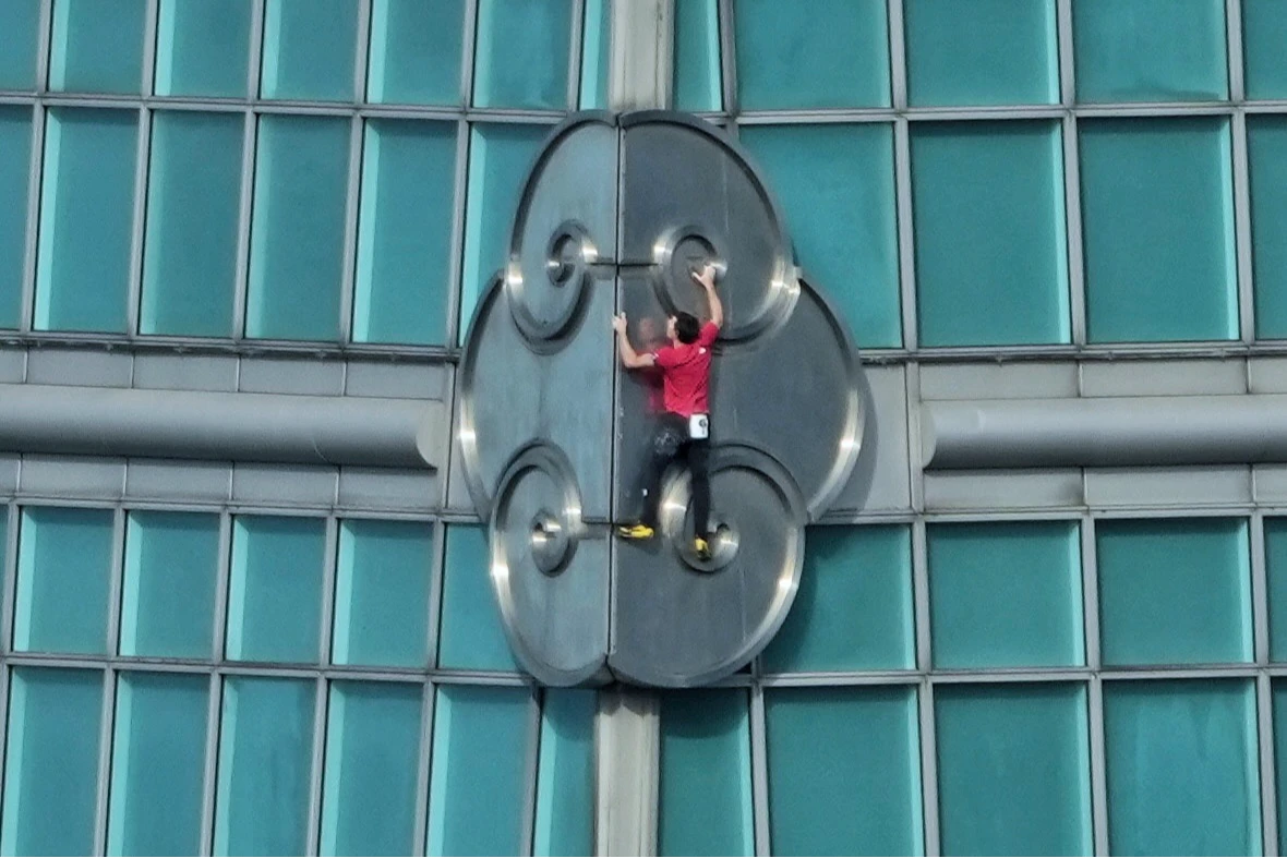 霍諾德徒手攀登台北101　上千粉絲朝聖加油