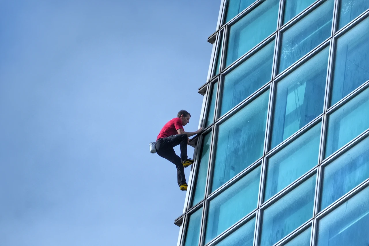 霍諾德91分鐘完攀101有多難！耐力、專注力成考驗　指力還要多1.3倍