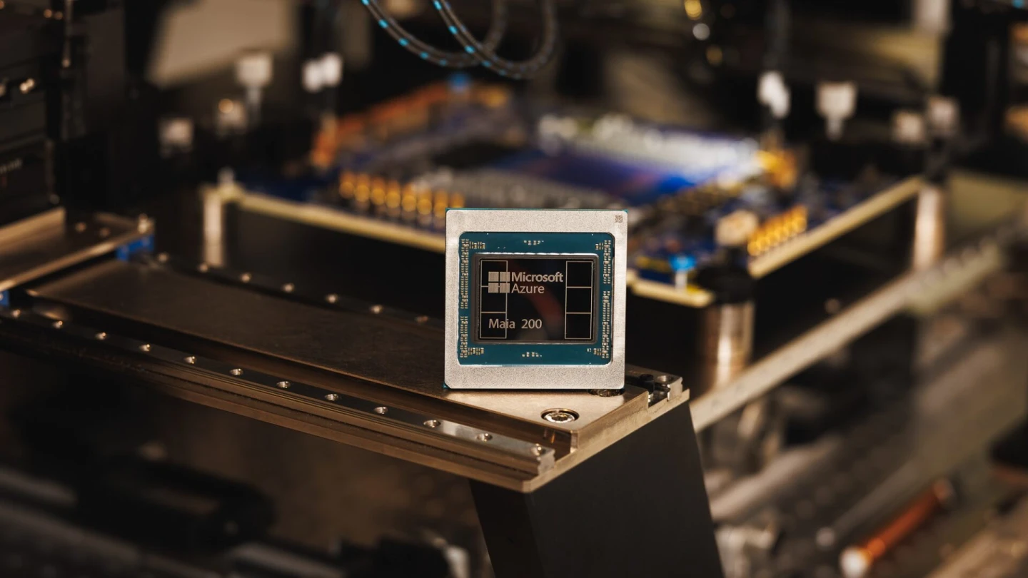 微軟推最強自研AI晶片Maia 200！號稱優於谷歌TPU　由台積電代工