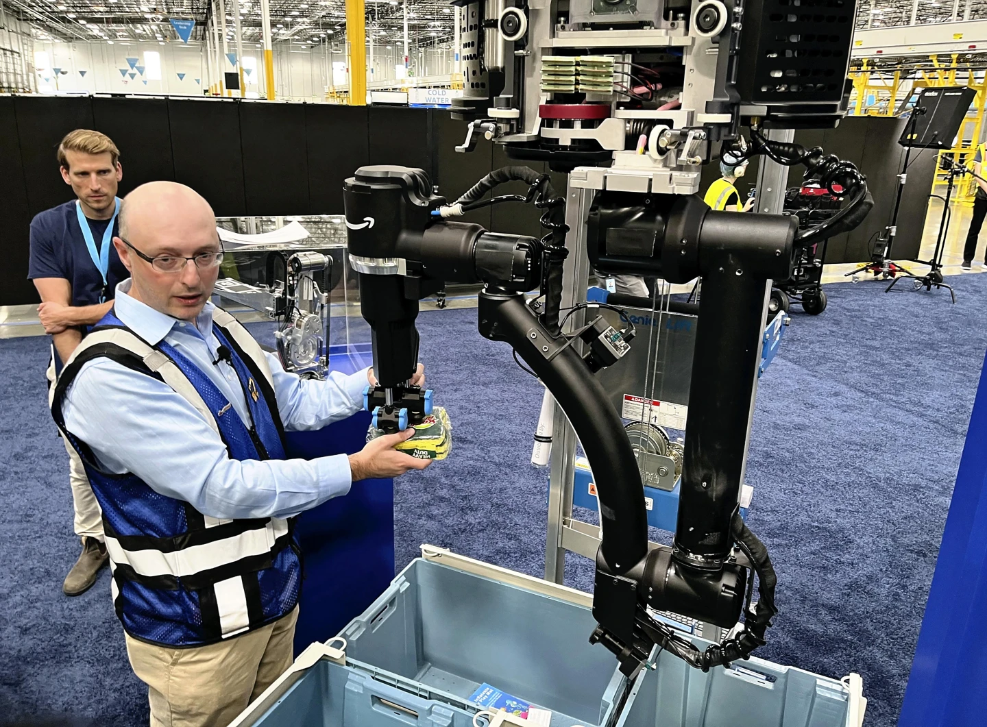 亞馬遜再裁1.6萬人　部分員工提前收到慰問信被暴雷