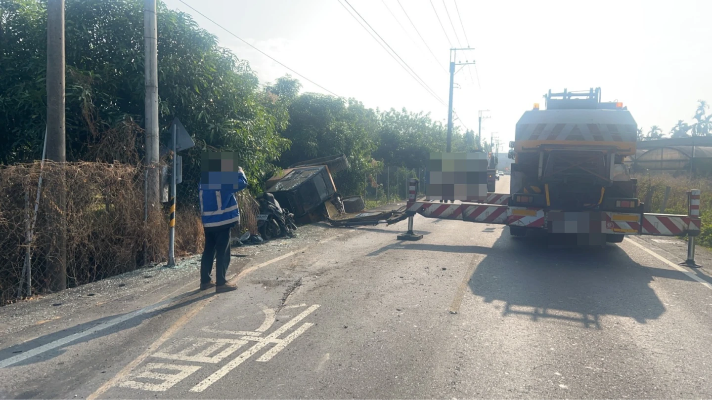 驚悚！怪手突翻落砸中機車　43歲騎士送醫不治