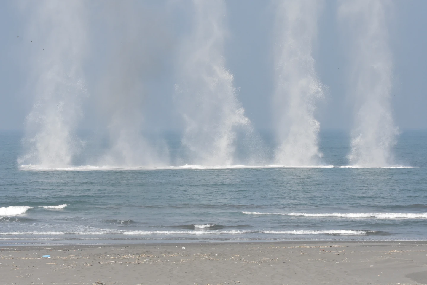 實彈開火！海軍春巡灘岸殲敵　T112重型狙擊槍、勁蜂1型無人機亮相