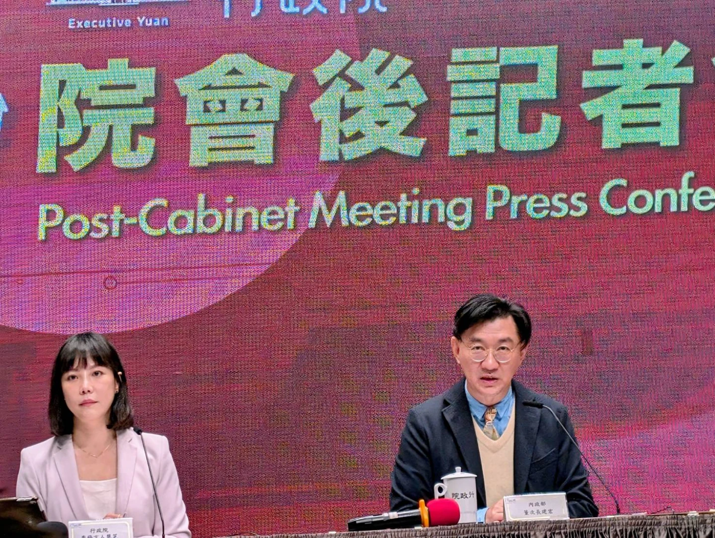 中配李貞秀2/3就職立委　內政部：一年內需放棄他國籍