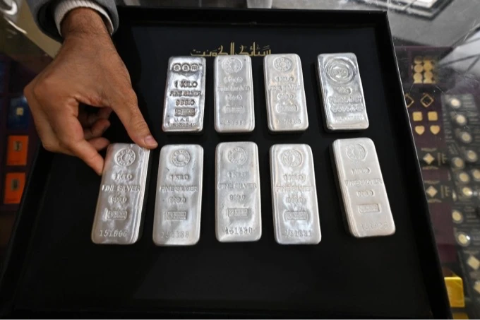 今年還沒過完1月！白銀已漲65%太瘋狂　交易所緊急提高保證金