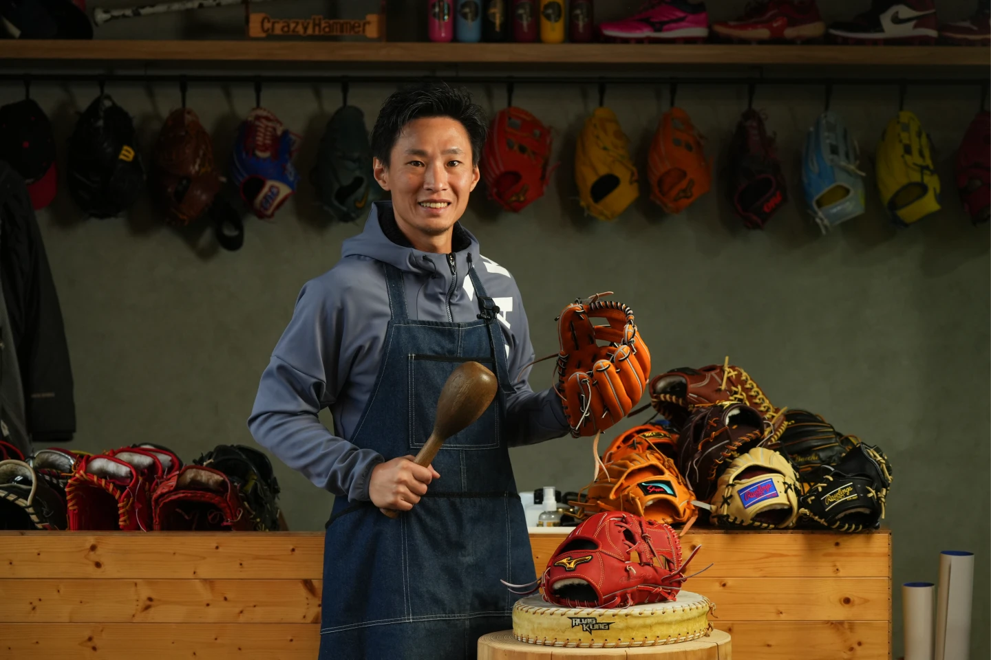 專訪｜打棒球夢碎還有戲！孔令遠自學「湯揉」成手套修復師助攻奪冠