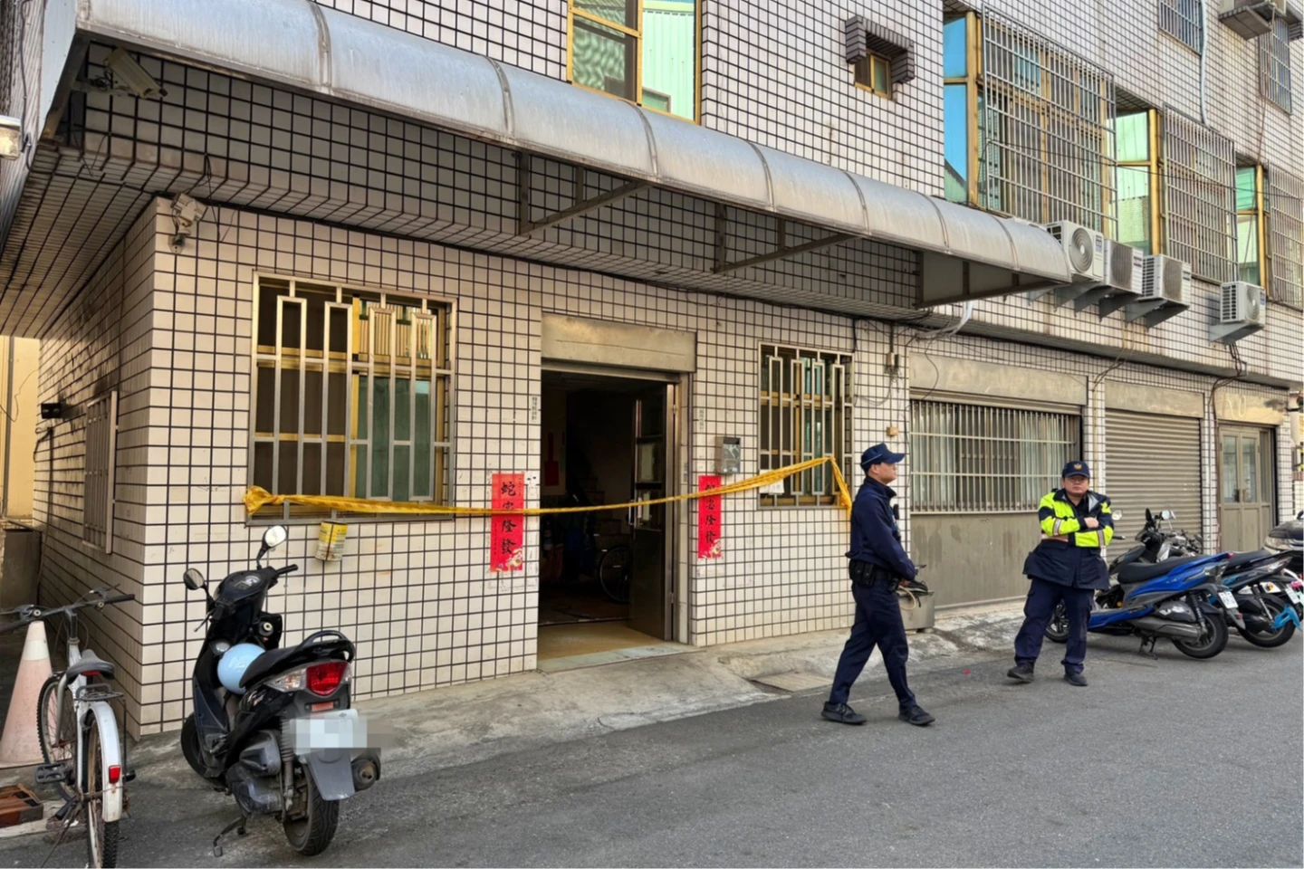 深夜盥洗吵到他！廚師怒持刀刺死隔壁房客　癱坐1小時報案：我殺人了