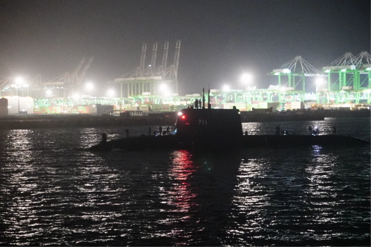 有片｜海鯤號首度潛航測試！晚間成功返港　台船：歷史性時刻