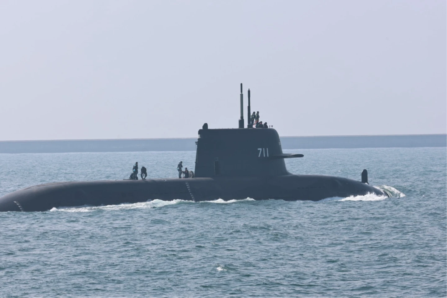 有片｜海鯤號現身！首度潛航測試　軍事迷興奮大喊加油